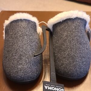 Sonoma Charcoal Slippers with Plush Lining Size S (6-7)